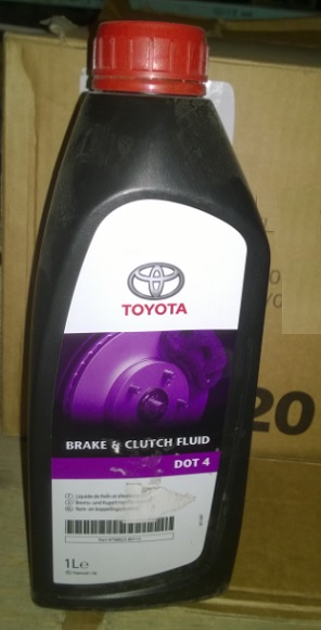 Жидкость тормозная TOYOTA DOT 4 Brake & Clutch Fluid 1л 08823-80112